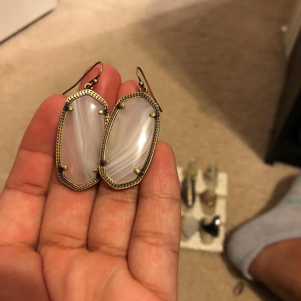 Kendra Scott White banded agate earring